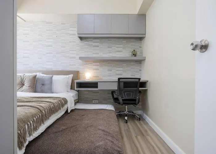 Apartment Furnished 1-bedroom In Avida Towers Riala, It Park With Fast Wifi, Netflix, Pool And