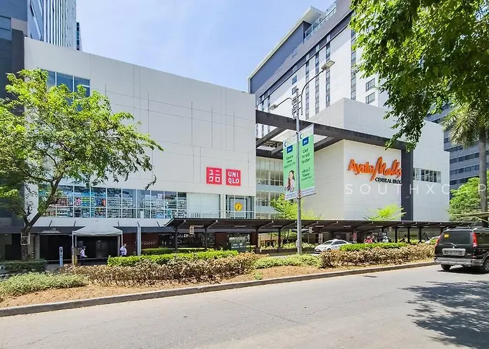 Furnished 1-bedroom In Avida Towers Riala, It Park With Fast Wifi, Netflix, Pool And Cebu