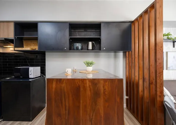 Furnished 1-bedroom In Avida Towers Riala, It Park With Fast Wifi, Netflix, Pool And