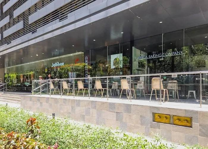 Apartment Furnished 1-bedroom In Avida Towers Riala, It Park With Fast Wifi, Netflix, Pool And