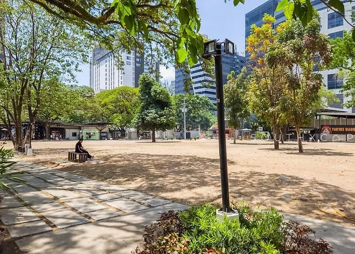 Furnished 1-bedroom In Avida Towers Riala, It Park With Fast Wifi, Netflix, Pool And Cebu